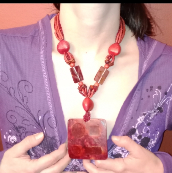 2XHP!! EUC Vintage Geometric Unique Beaded Red Statement Necklace! - Picture 6 of 6